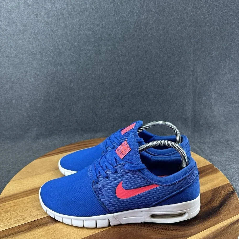 Nike gently used